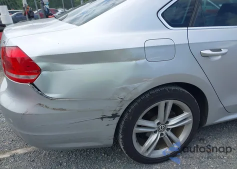 2014 Volkswagen Passat 2.5L Se из США, поврежденный, VIN 1VWBP7A31EC020640